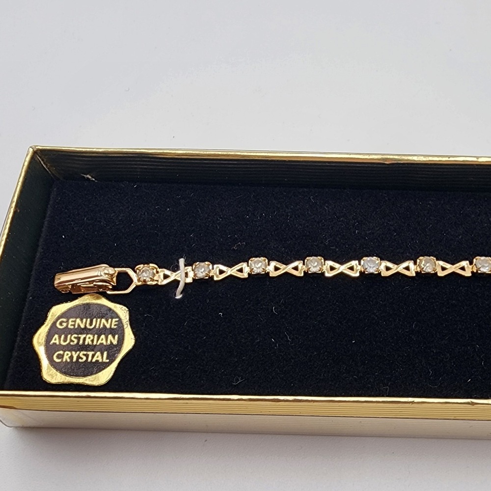 Vintage Infinity Link Tennis Bracelet Genuine Austrian Crystal Gold Tone Classy - Picture 2 of 10